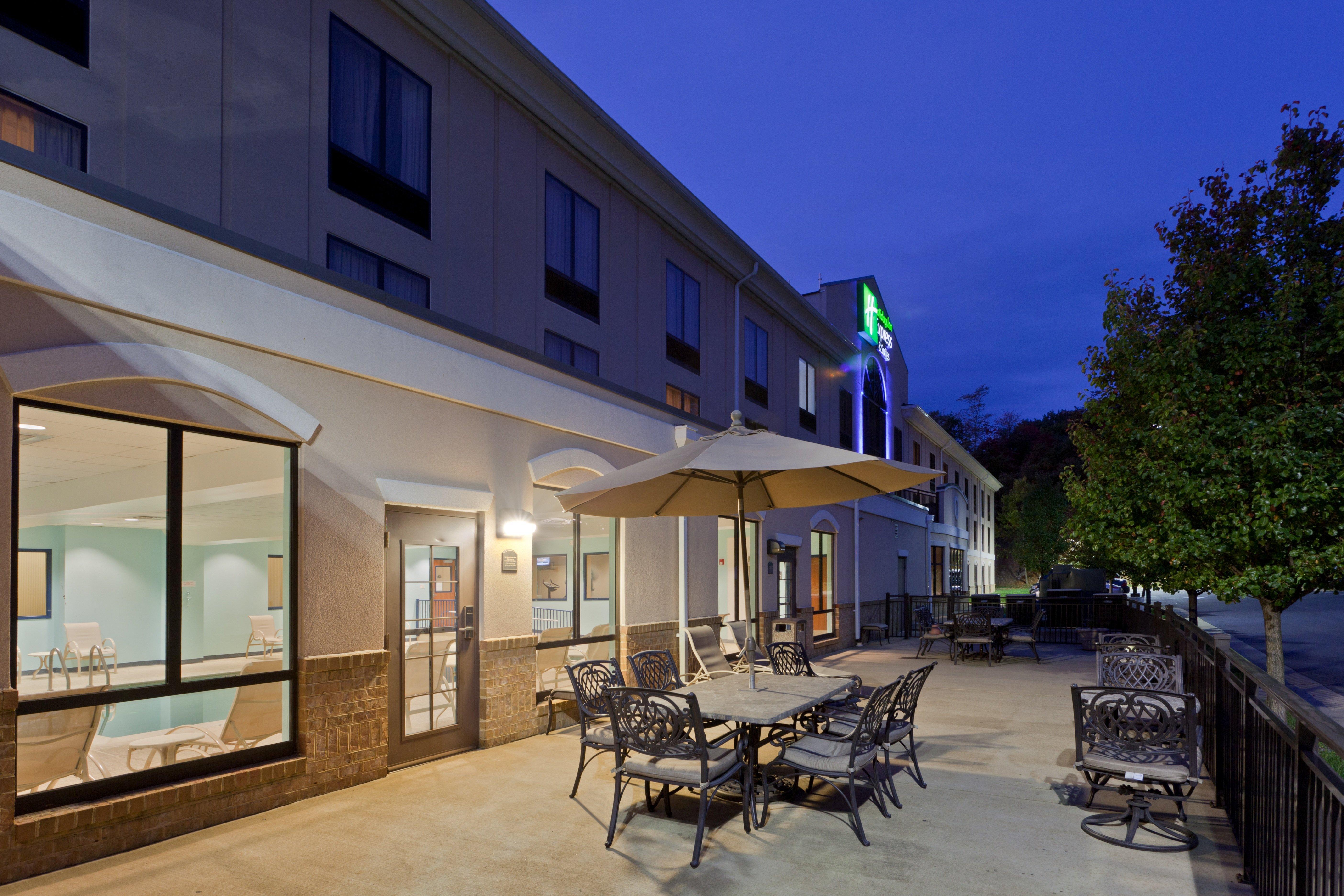 Holiday Inn Express And Suites Winchester, An Ihg Hotel Exterior photo